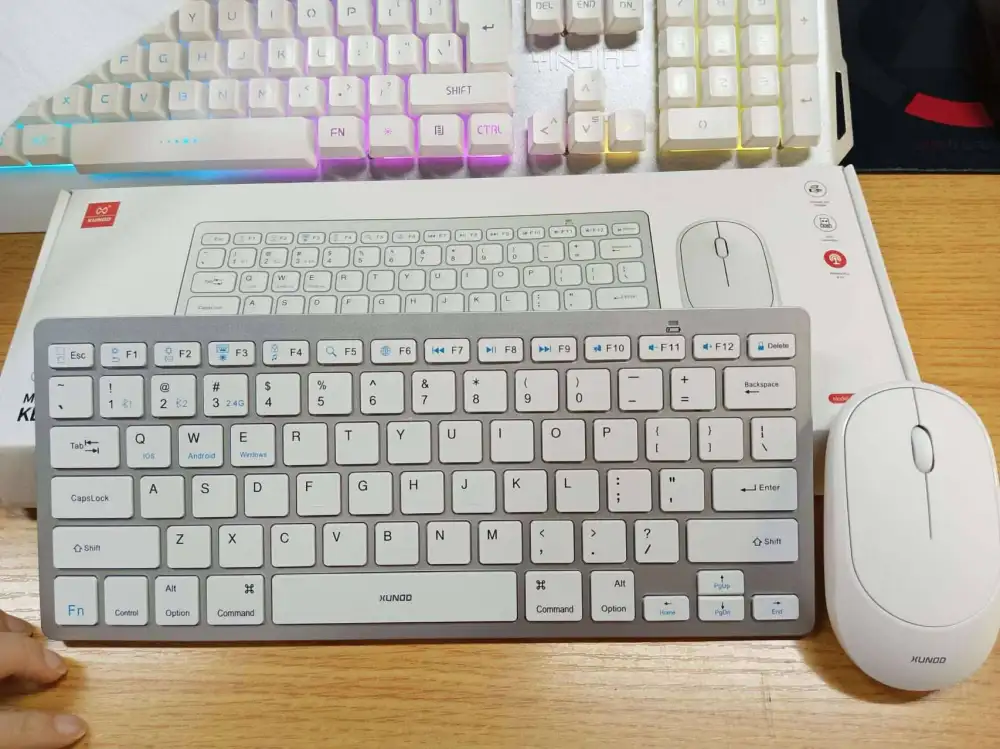 XUNDD KB004 Mini Wireless Keyboard and Mouse Combo