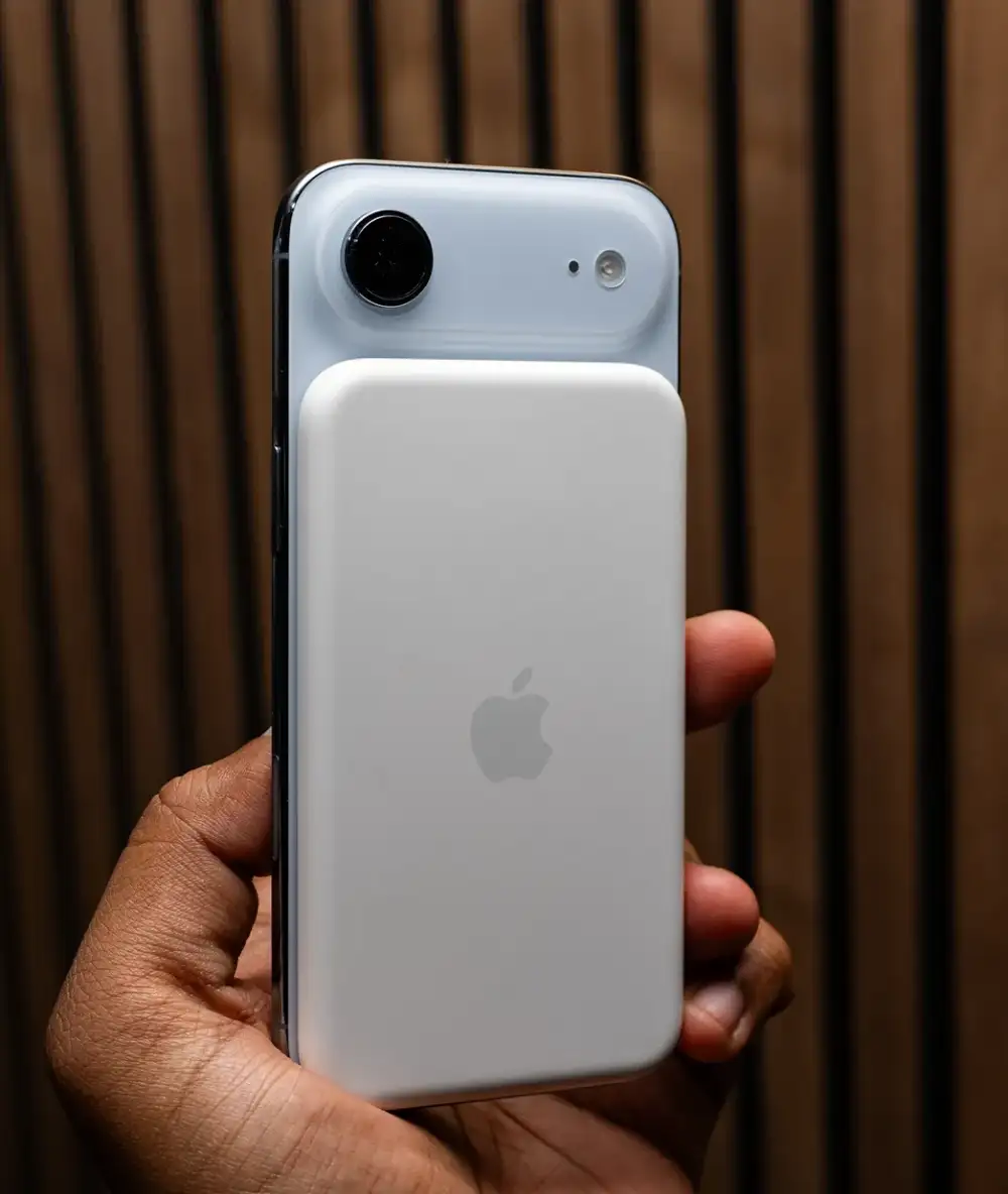 Apple Air MagSafe battery for fast wireless iPhone charging