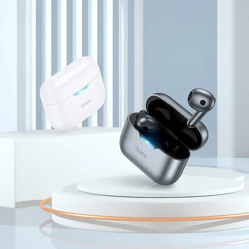 Lightweight wireless earphones for smooth daily use