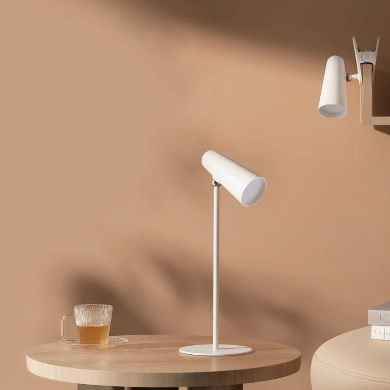 Xiaomi Flexible Rechargeable Lamp MJTD05YL Xiaomi Flexible Rechargeable Lamp MJTD05YL used as a desk lamp and clip-on light